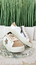 Load image into Gallery viewer, RHINESTONE STAR SNEAKERS CAMEL SUEDE
