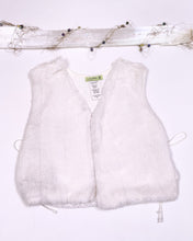 Load image into Gallery viewer, WHITE FAUX FUR VEST
