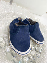 Load image into Gallery viewer, NAVY SUEDE SHOE
