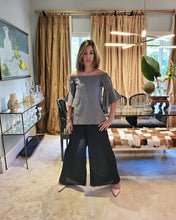 Load image into Gallery viewer, PLEATED WIDE-LEG PANT
