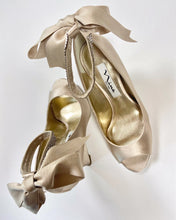 Load image into Gallery viewer, CHAMPAGNE SATIN WEDGE
